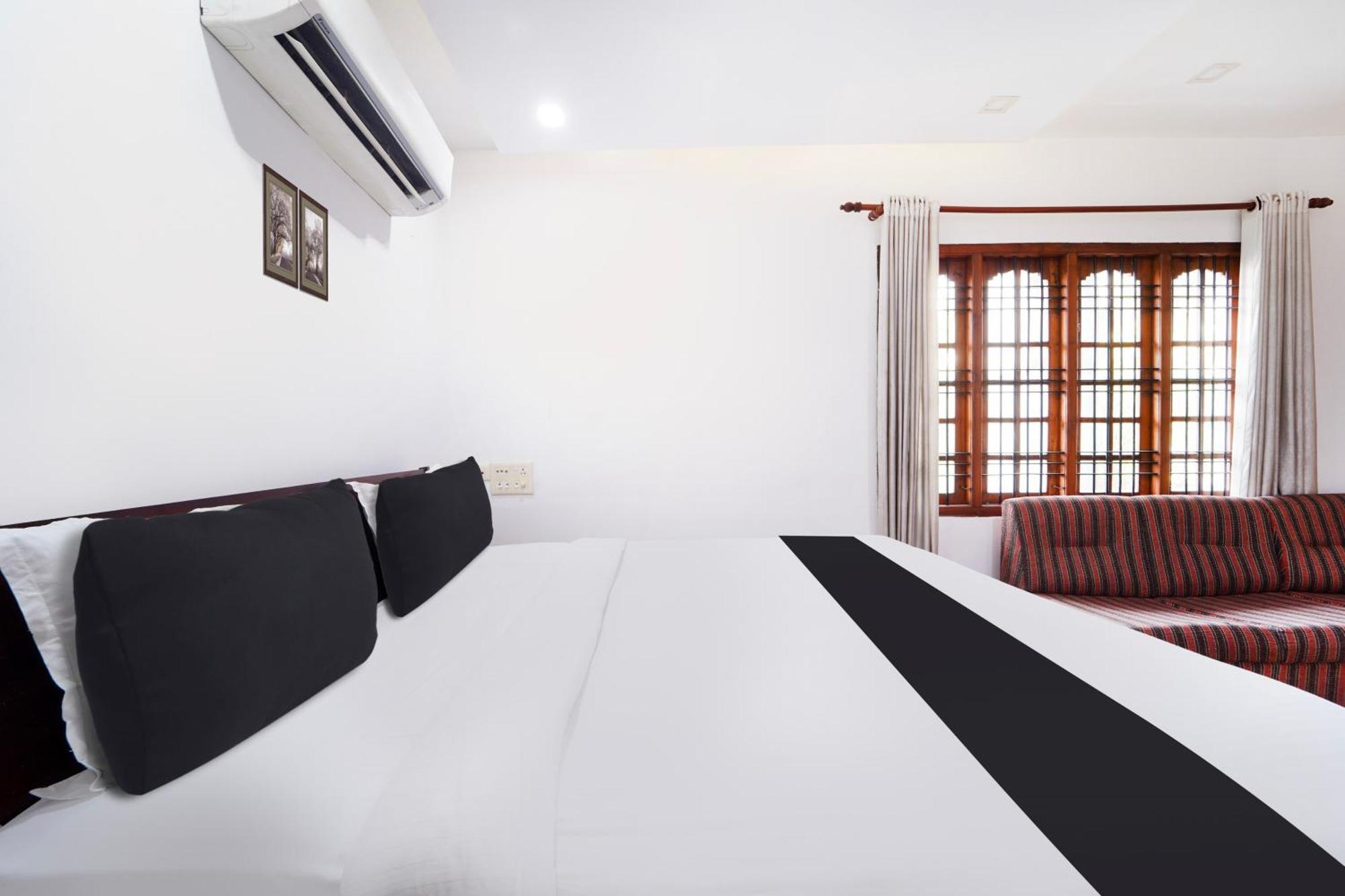 Super Townhouse City Center Ernakulam Kochi Exterior foto